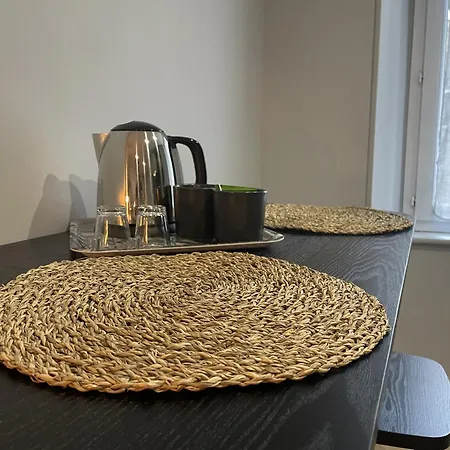 Nuit Chez Louis, Apartman *