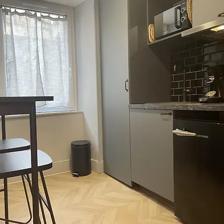 Nuit Chez Louis, روديه